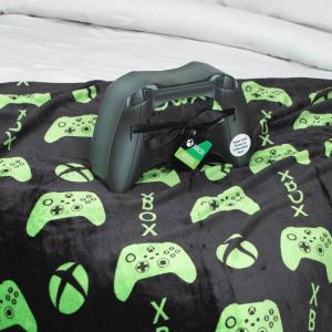 imageJay Franco Minecraft Throw Blanket with Gift Box  Plush Throw Measures 46 x 60 Inches  Super Soft Special Edition Gamer Fleece Bedding Features CreeperBlack  Xbox